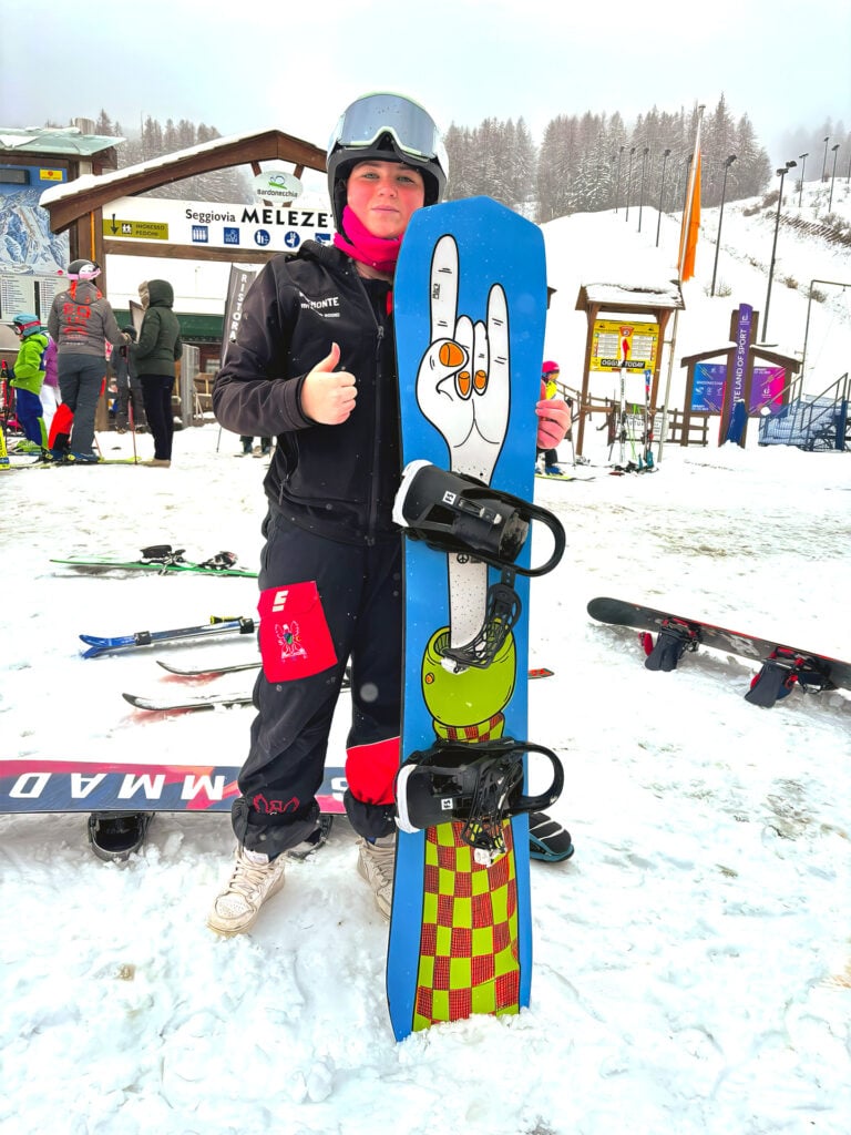 Giovanna Bernardi PLP Custom Snowboard model F__K 156 cm Location MELEZET, Barrdonechia